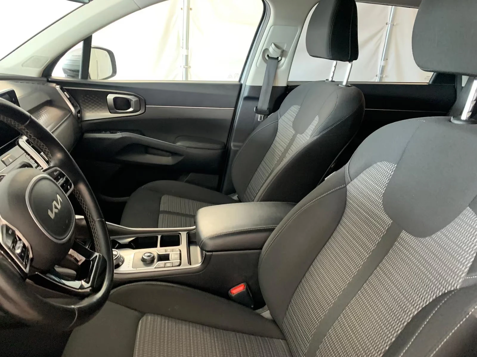 Kia Sorento VISION/201HP/ACC/CAM/AHK/CPLAY/LED/597q, снимка 5 - Автомобили и джипове - 55665789