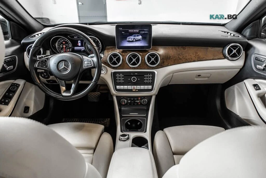Mercedes-Benz GLA 4MATIC * PANORAMA *  AвтоКредит * (ЦЕНА ДО БГ), снимка 9 - Автомобили и джипове - 55845170