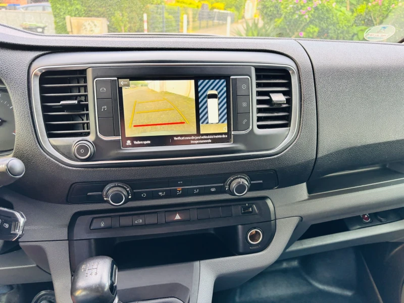 Opel Vivaro, снимка 13 - Бусове и автобуси - 53576367