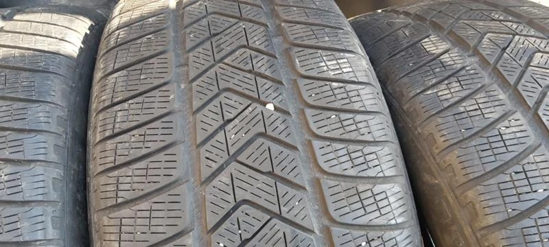 Гуми Зимни 255/50R19, снимка 4 - Гуми и джанти - 31141292