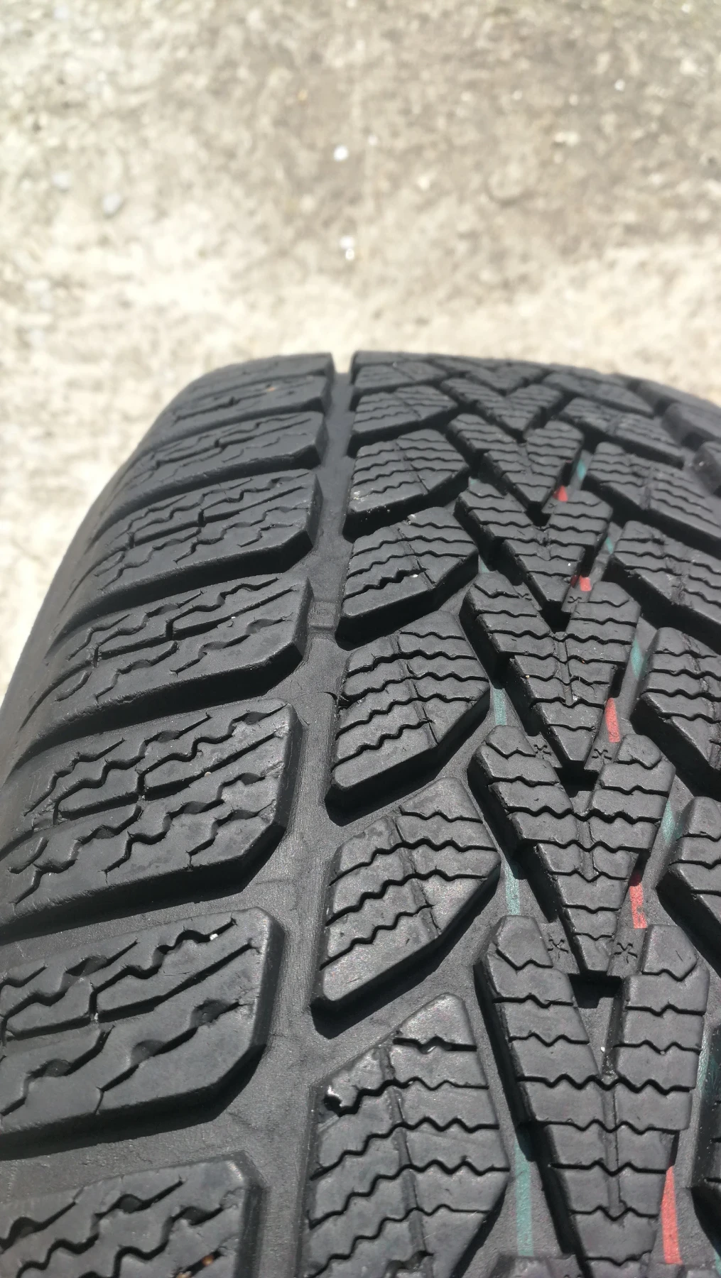 Гуми Зимни 195/65R15, снимка 3 - Гуми и джанти - 54518428