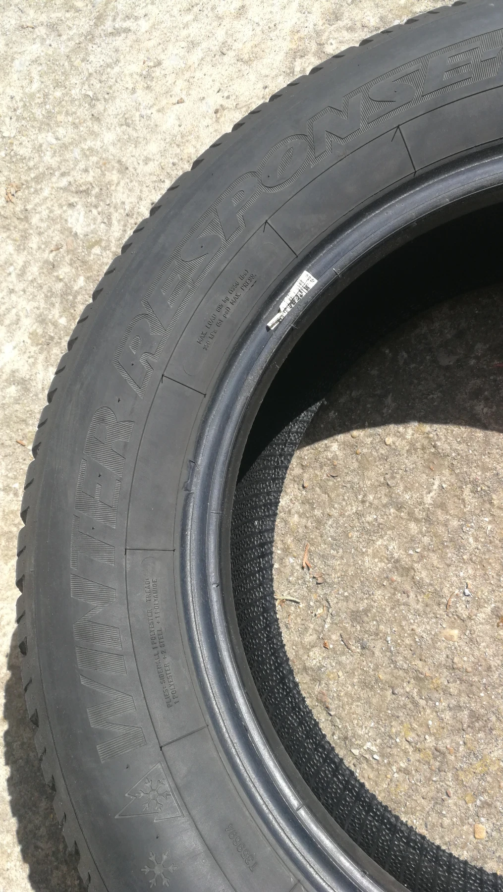 Гуми Зимни 195/65R15, снимка 5 - Гуми и джанти - 54518428