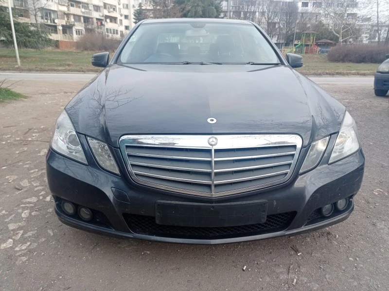 Mercedes-Benz E 220, снимка 1 - Автомобили и джипове - 39201444