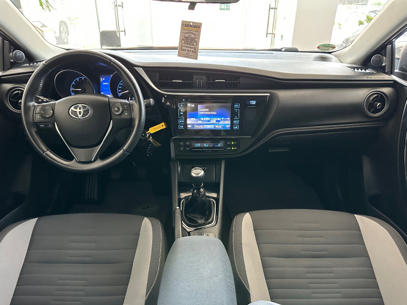 Toyota Auris, снимка 9 - Автомобили и джипове - 43398284