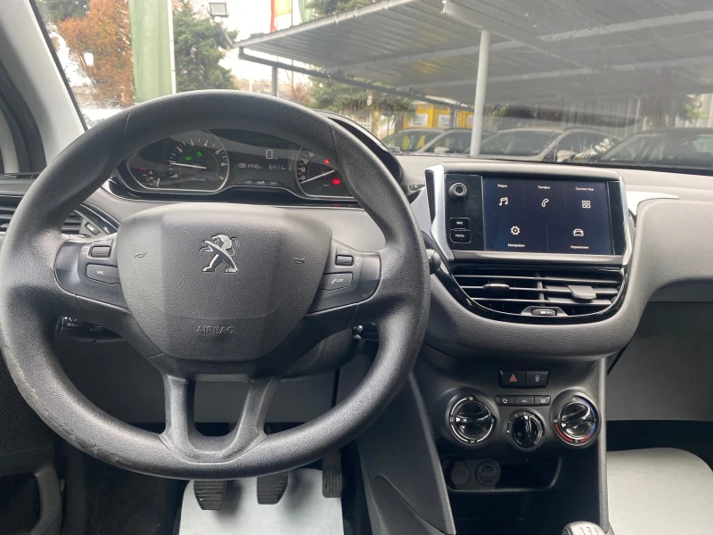 Peugeot 208 1.2 e-VTI, снимка 10 - Автомобили и джипове - 47944380