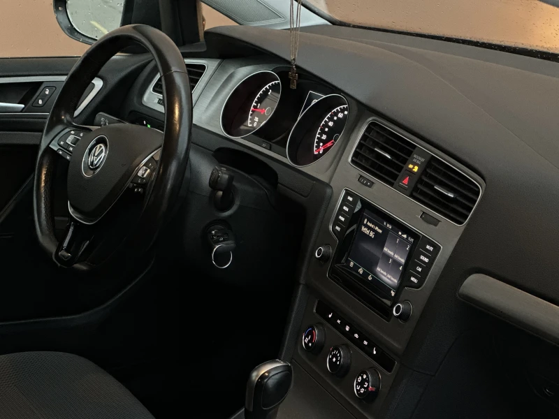 VW Golf 2.0 TDI, снимка 12 - Автомобили и джипове - 51792852