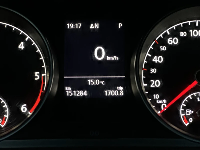 VW Golf 2.0 TDI, снимка 14 - Автомобили и джипове - 51792852