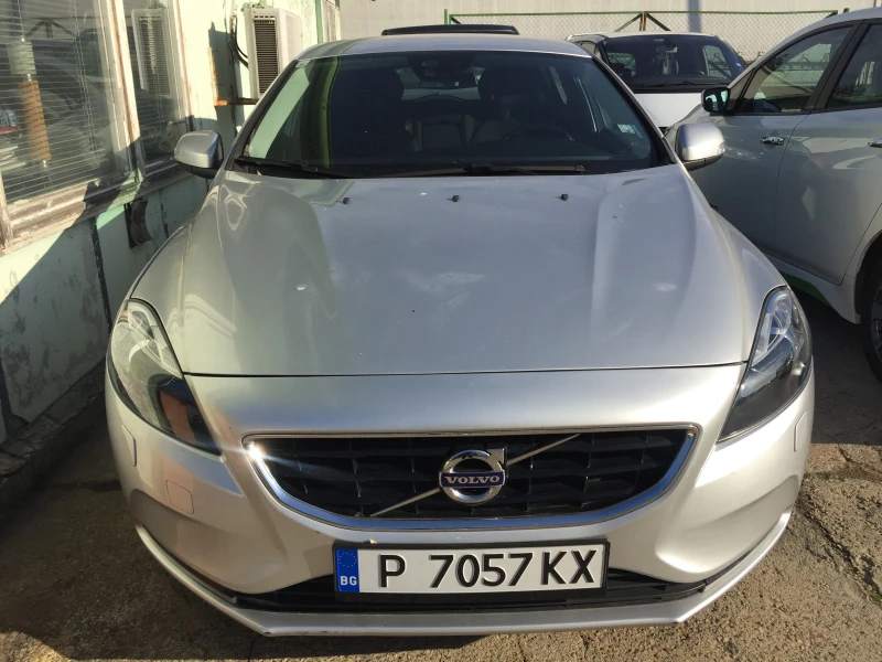 Volvo V40, снимка 1 - Автомобили и джипове - 48114367