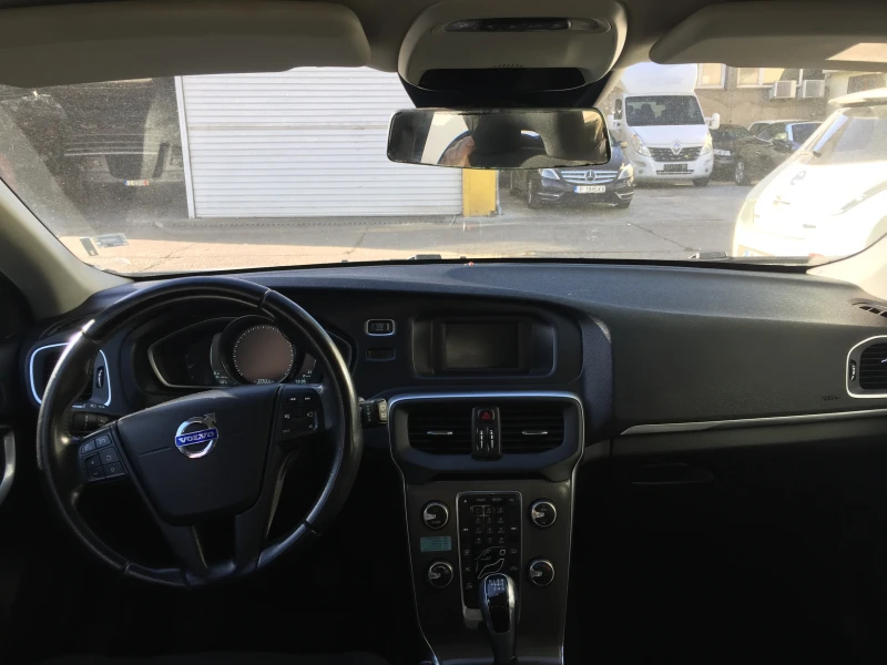 Volvo V40, снимка 15 - Автомобили и джипове - 48114367