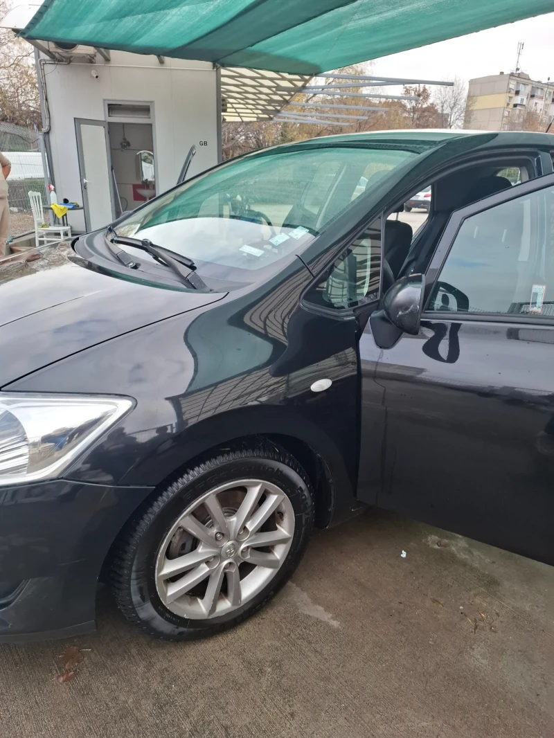 Toyota Auris, снимка 8 - Автомобили и джипове - 48543603