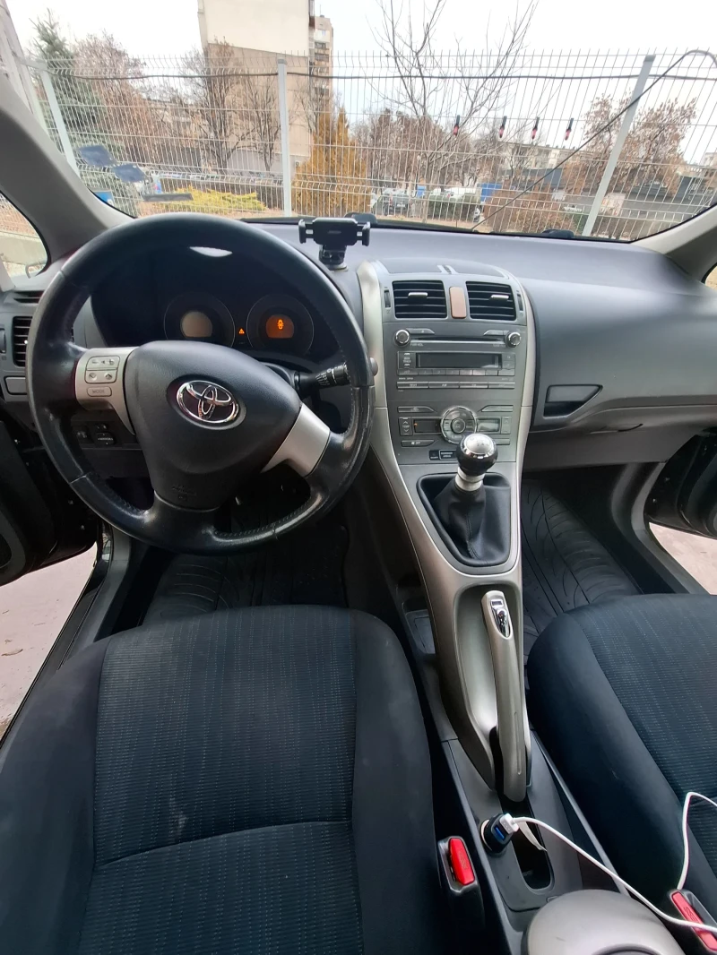 Toyota Auris, снимка 5 - Автомобили и джипове - 48543603