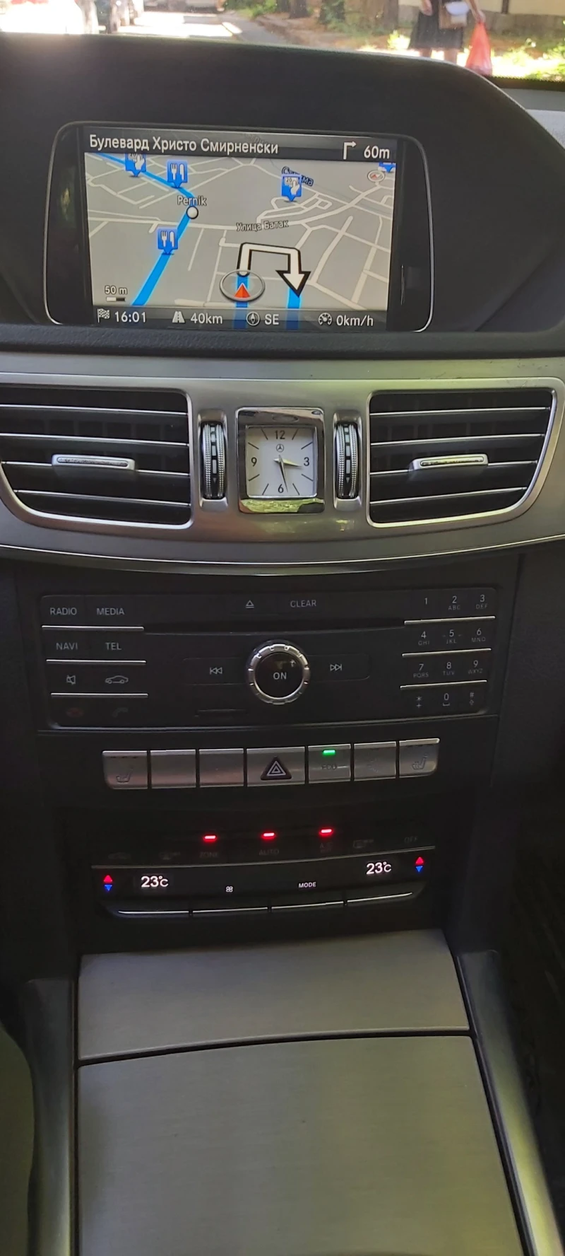 Mercedes-Benz E 200 BLUETEC, снимка 7 - Автомобили и джипове - 52475776