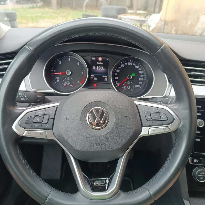 VW Passat R-Line, снимка 7 - Автомобили и джипове - 52405132