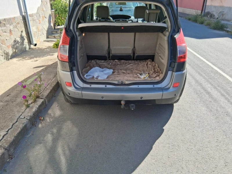 Renault Scenic, снимка 7 - Автомобили и джипове - 52456214