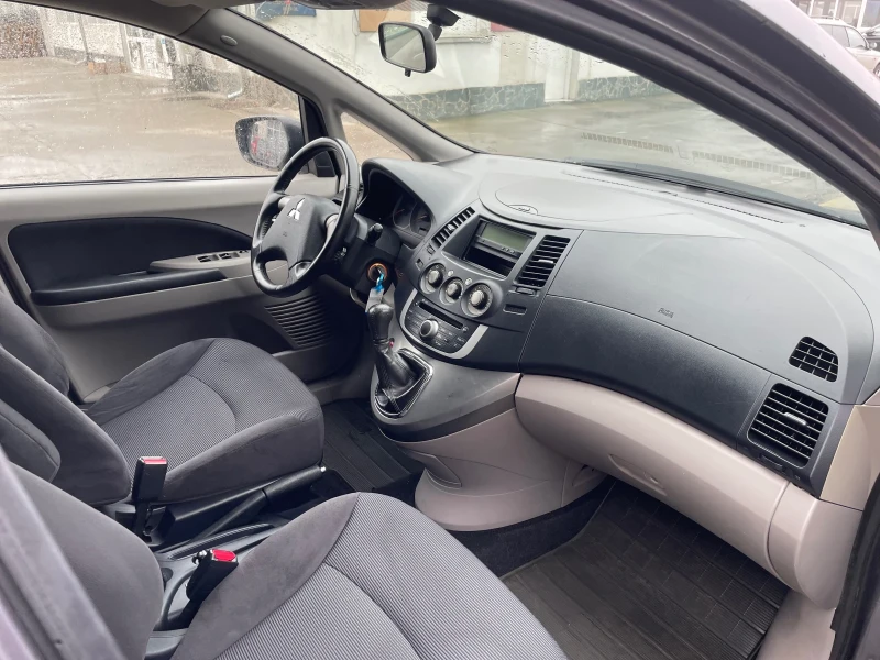 Mitsubishi Grandis 2.4 Бензин, снимка 7 - Автомобили и джипове - 52502460