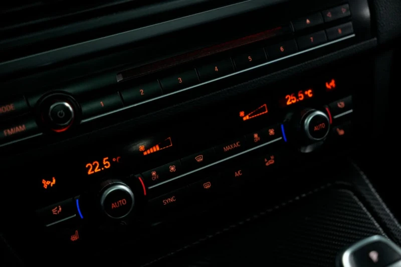 BMW 528 2016 BMW 5 Series 528i xDrive Sedan AWD, снимка 9 - Автомобили и джипове - 52698385