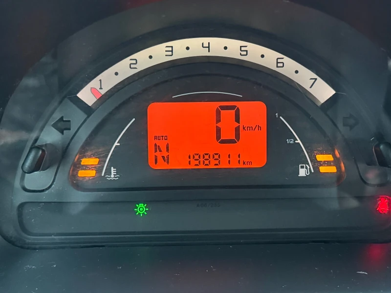 Citroen C3 АВТОМАТИК!, снимка 12 - Автомобили и джипове - 53237493