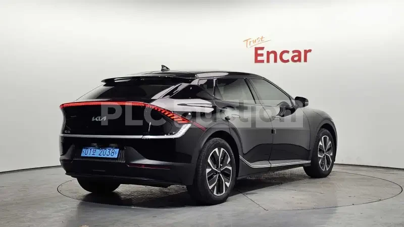 Kia EV6, снимка 3 - Автомобили и джипове - 54451428