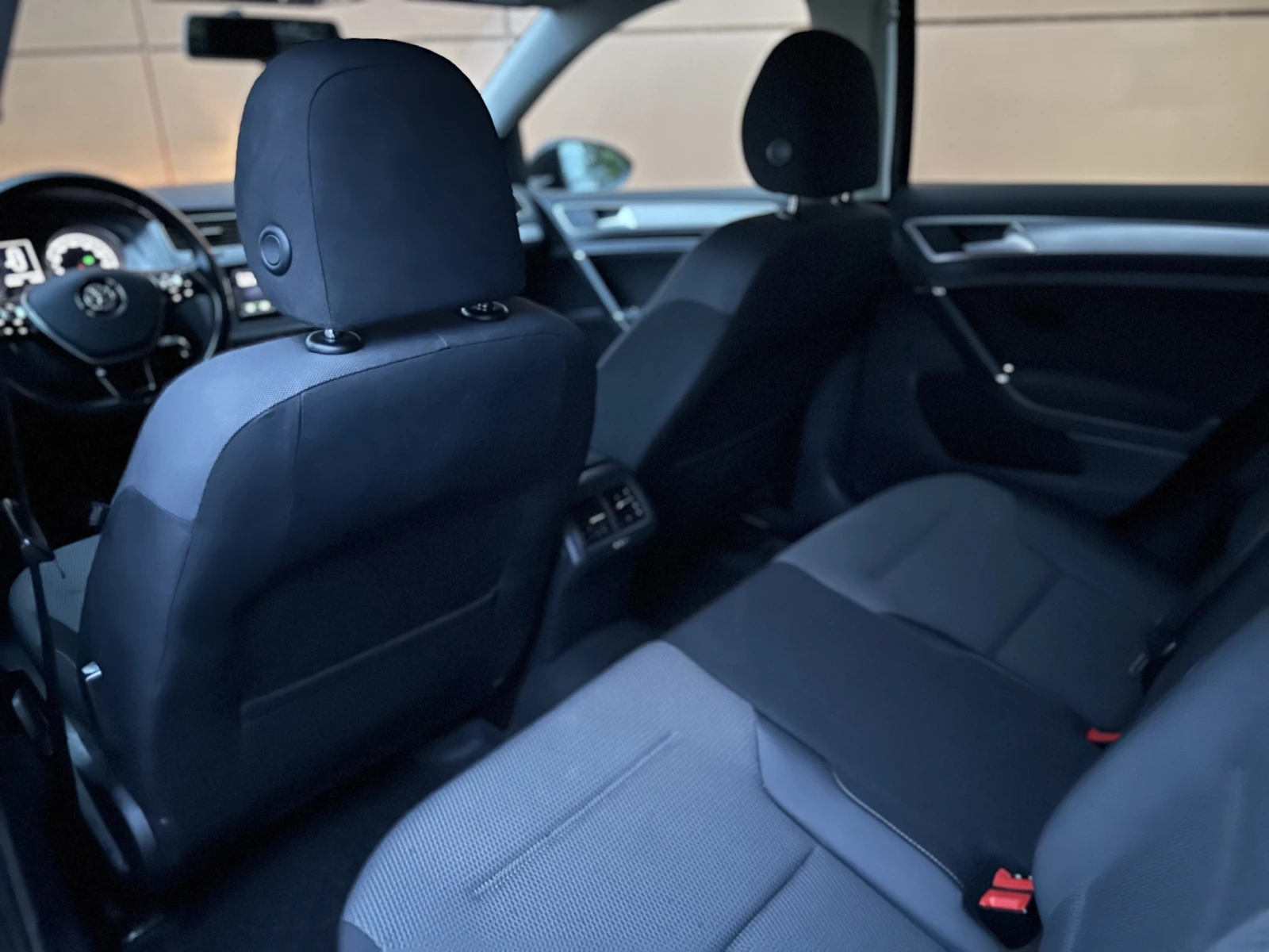 VW Golf 2.0 TDI - изображение 10