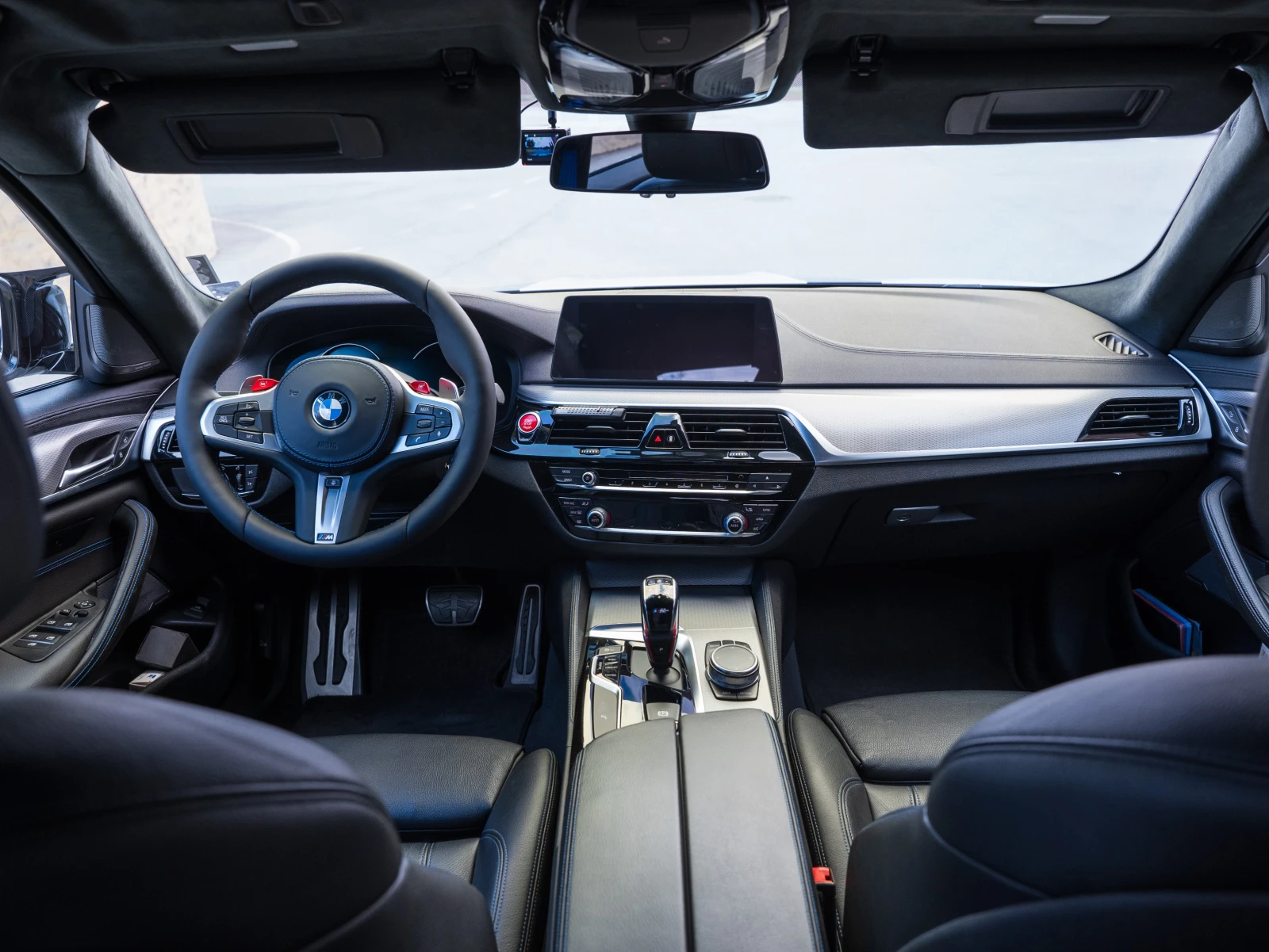 BMW 550 M550 M5 competition Facelift 2022  | Mobile.bg   12