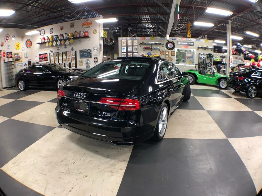 Audi A8 * АВТО КРЕДИТ* ЦЕНА ДО БГ * Сервизна история *  - изображение 4