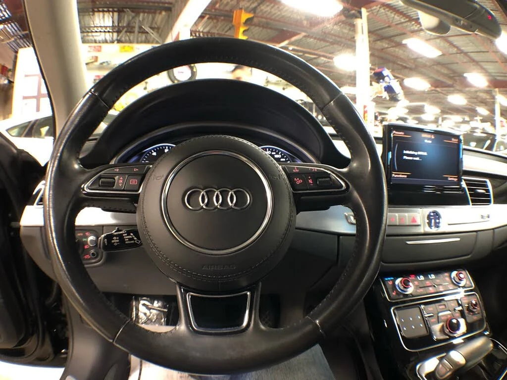 Audi A8 * АВТО КРЕДИТ* ЦЕНА ДО БГ * Сервизна история *  - изображение 9