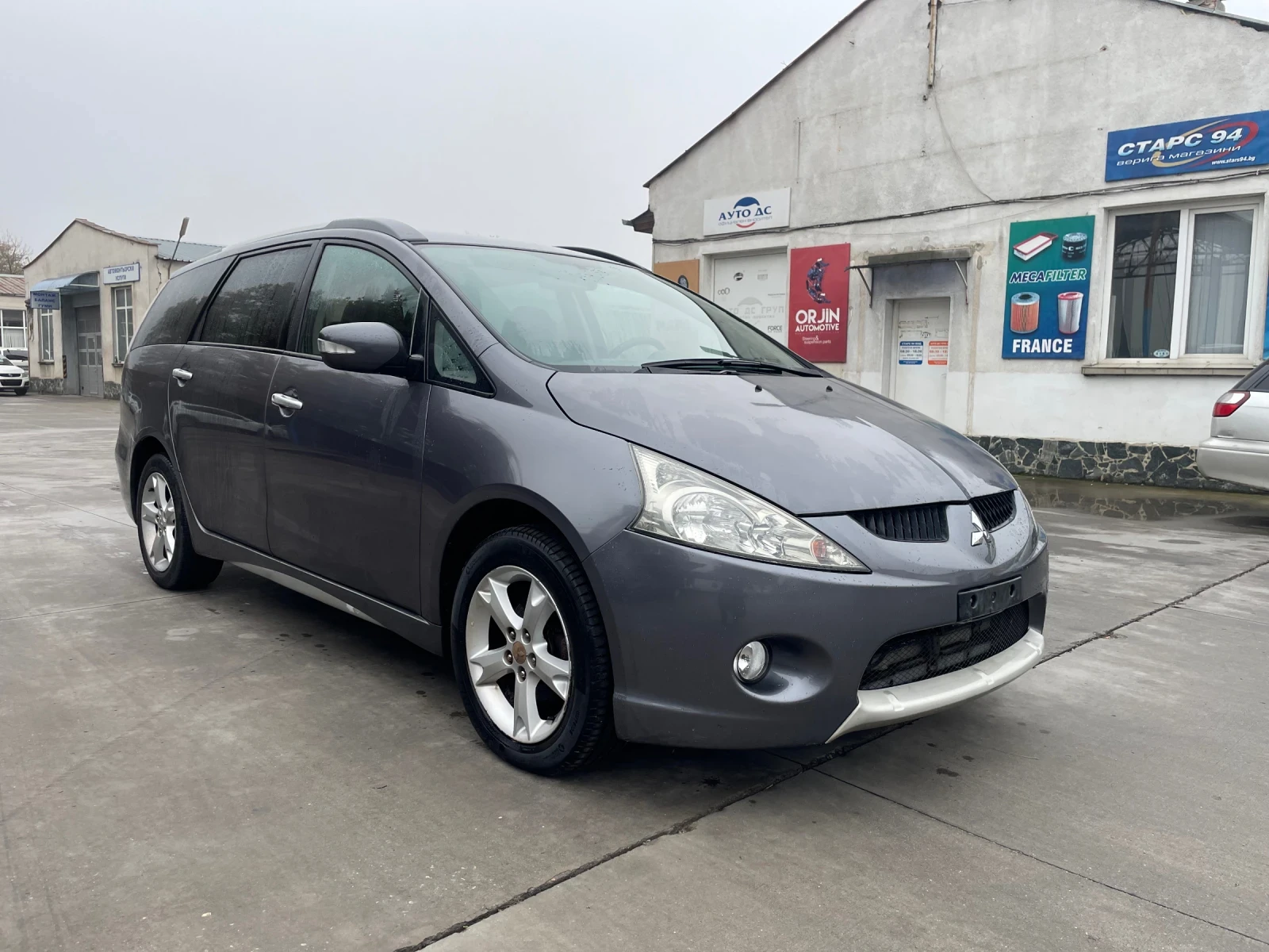 Mitsubishi Grandis 2.4  | Mobile.bg   10