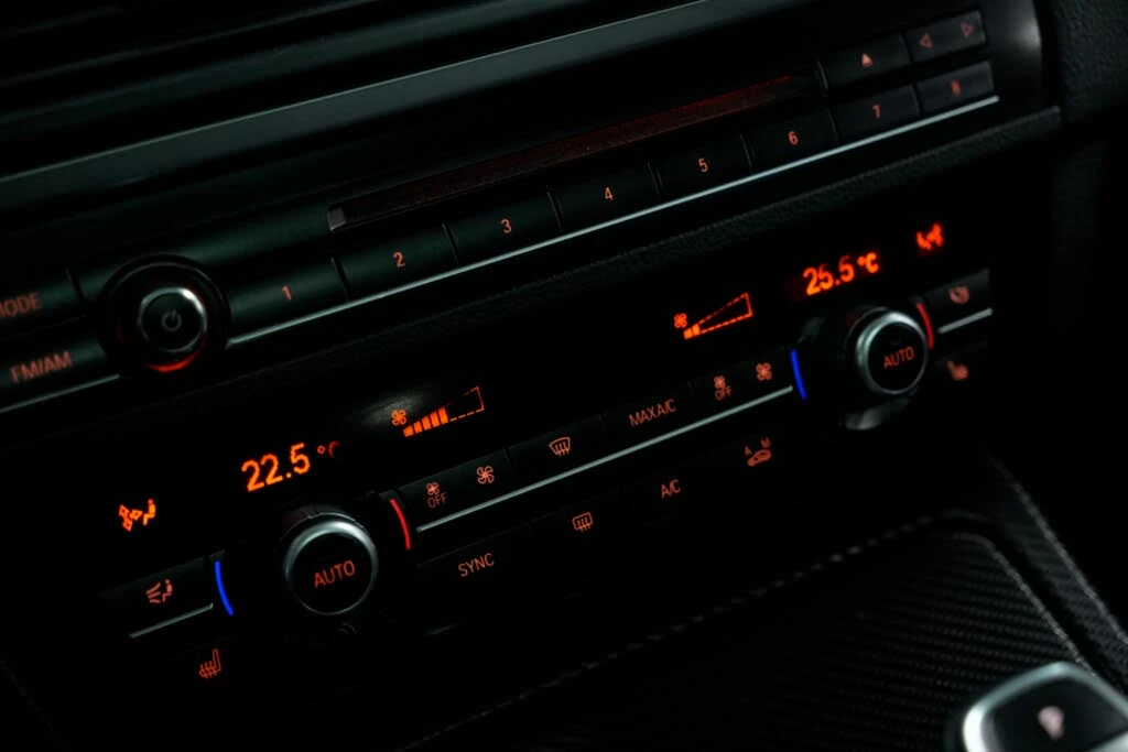 BMW 528 2016 BMW 5 Series 528i xDrive Sedan AWD - изображение 9