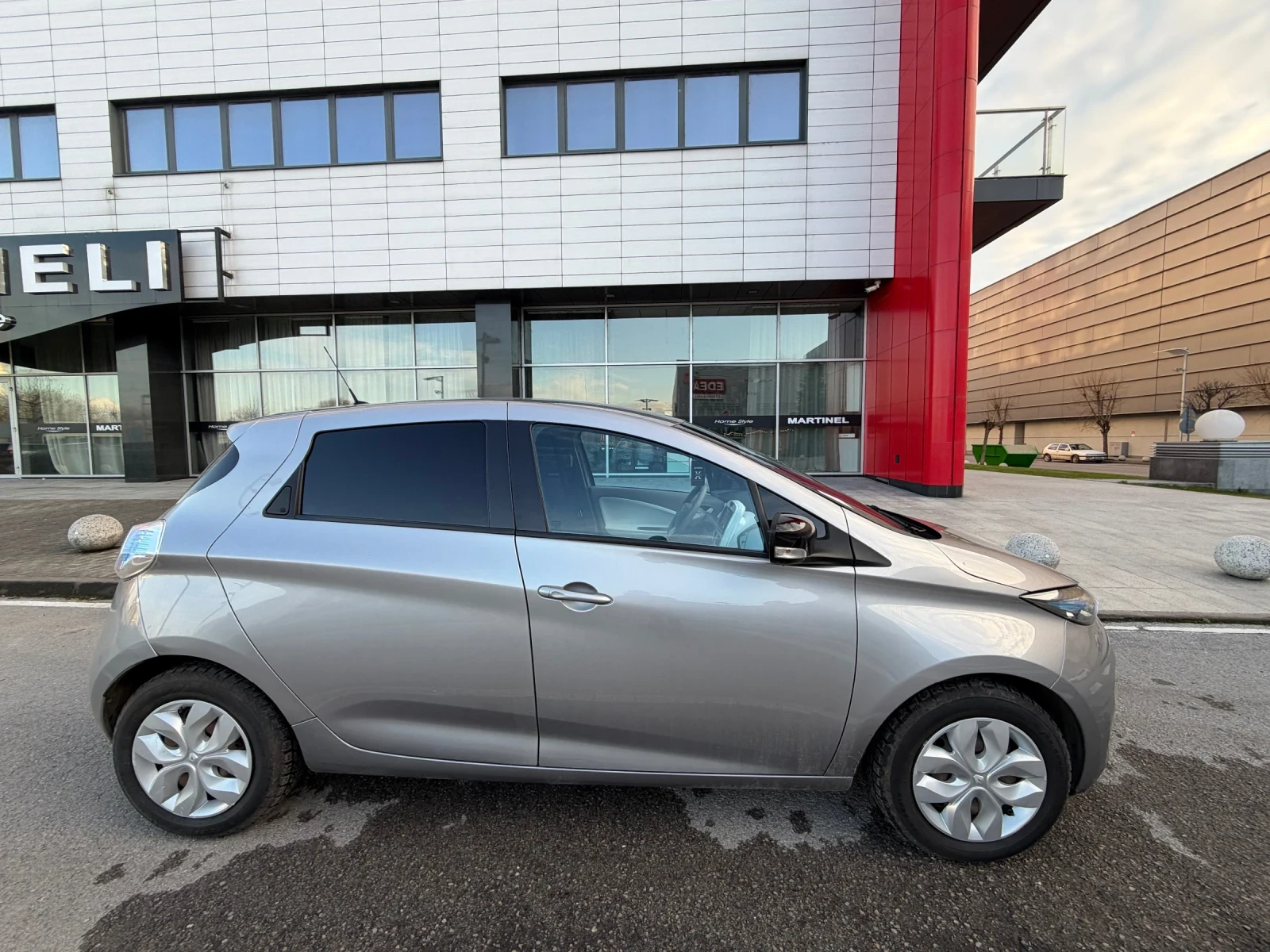 Renault Zoe 24.4kWh* БАРТЕР, снимка 3 - Автомобили и джипове - 54083365
