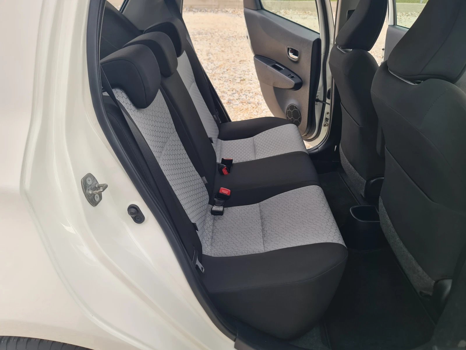 Toyota Yaris 1.33 VVTI 122 хл.км Navi Камера Евро 5, снимка 10 - Автомобили и джипове - 54646818