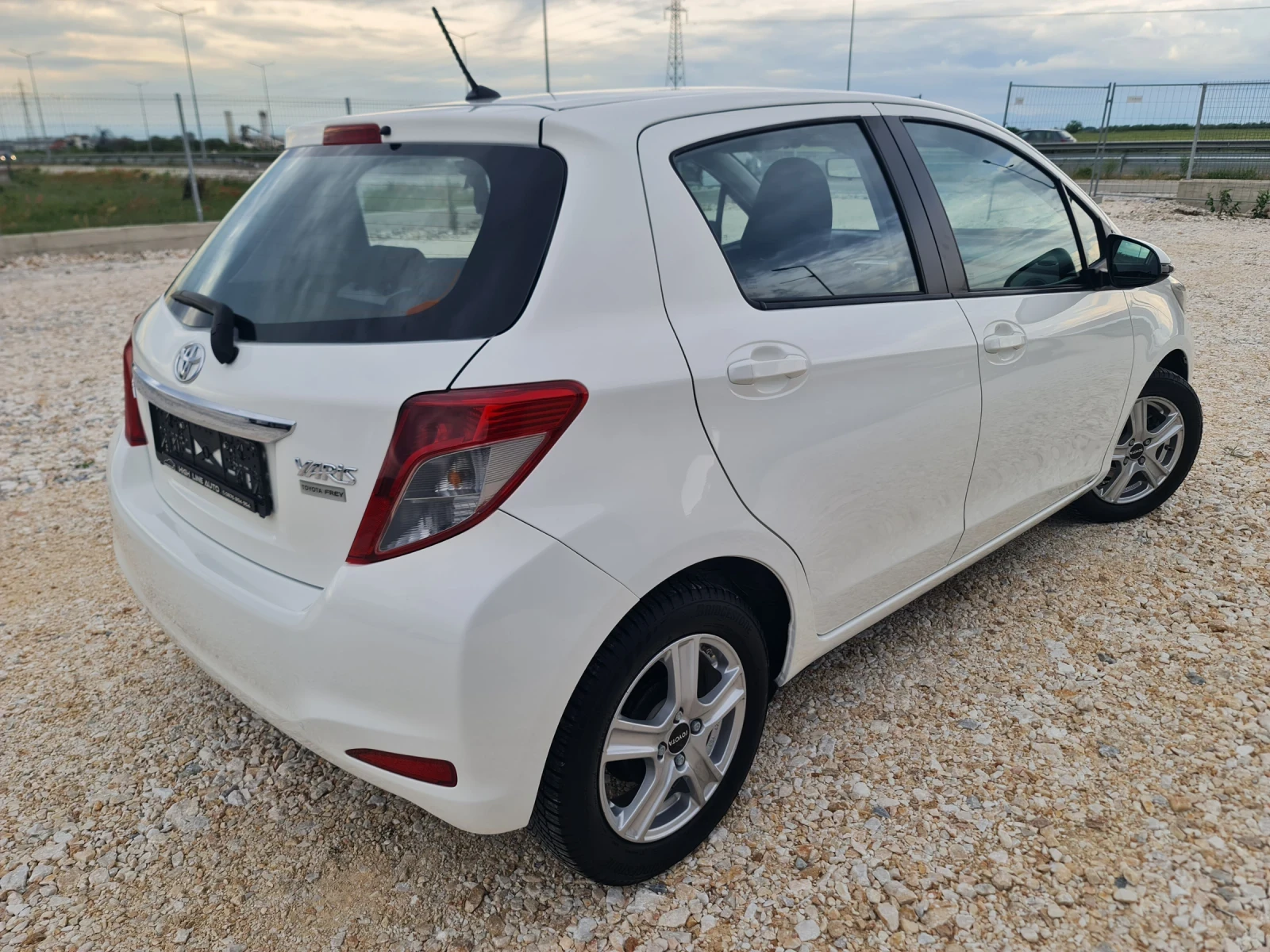 Toyota Yaris 1.33 VVTI 122 хл.км Navi Камера Евро 5, снимка 4 - Автомобили и джипове - 54646818
