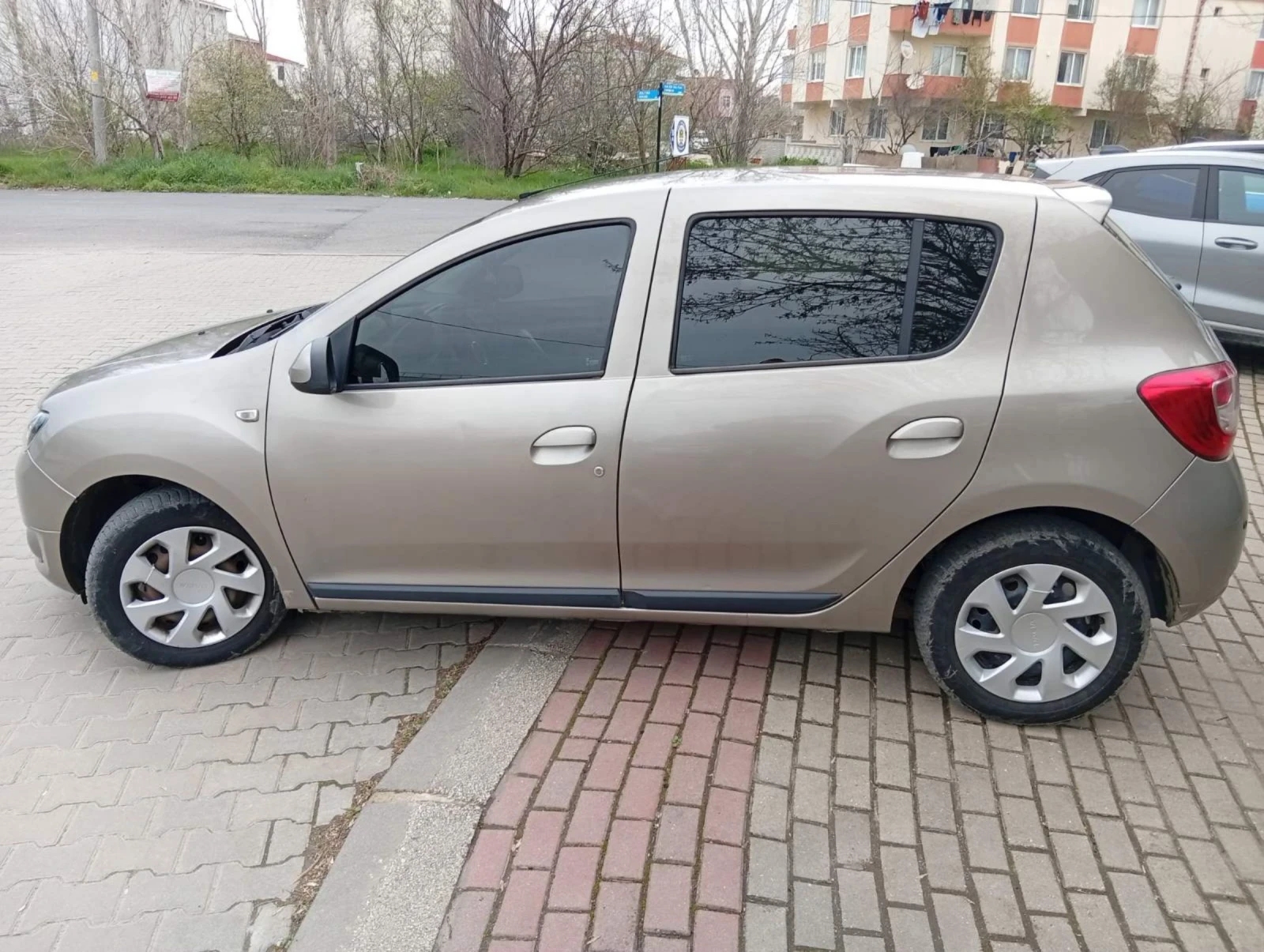Dacia Sandero 1.5 dCi 90 к.с. Спешно, снимка 2 - Автомобили и джипове - 54798074