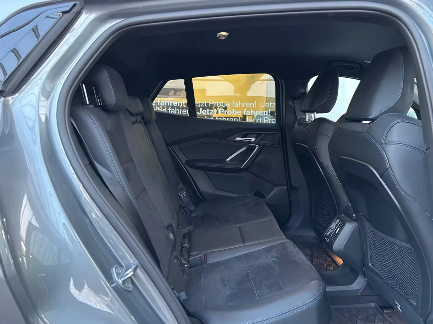 BMW iX2 30 xDrive M Sport 360* HUD Ad.LED DISTRONIC, снимка 10 - Автомобили и джипове - 55291047