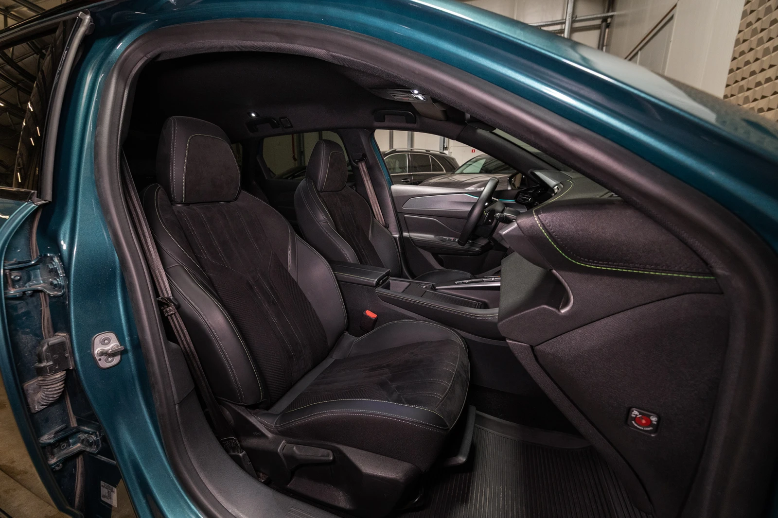 Peugeot 308 | SW GT-Line | Автоматик | Обслужен| , снимка 10 - Автомобили и джипове - 55385566