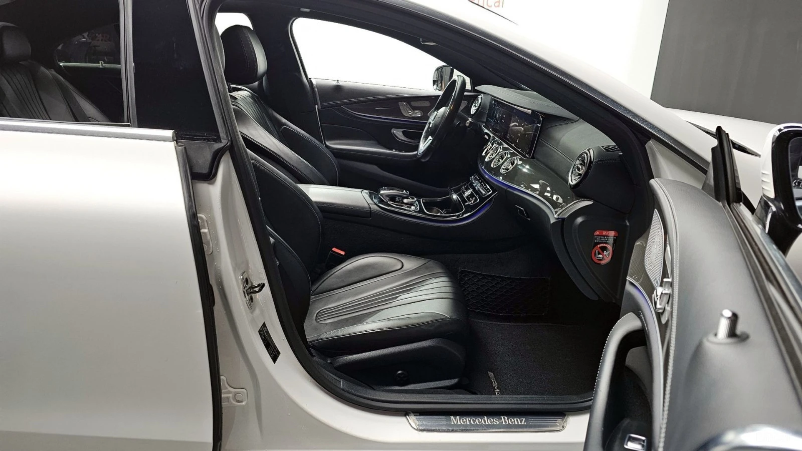 Mercedes-Benz CLS 300 AMG* ПОДГРЕВ* КАМЕРА* ПАМЕТ* BURMESTER* ПАНОРАМА, снимка 11 - Автомобили и джипове - 55566239