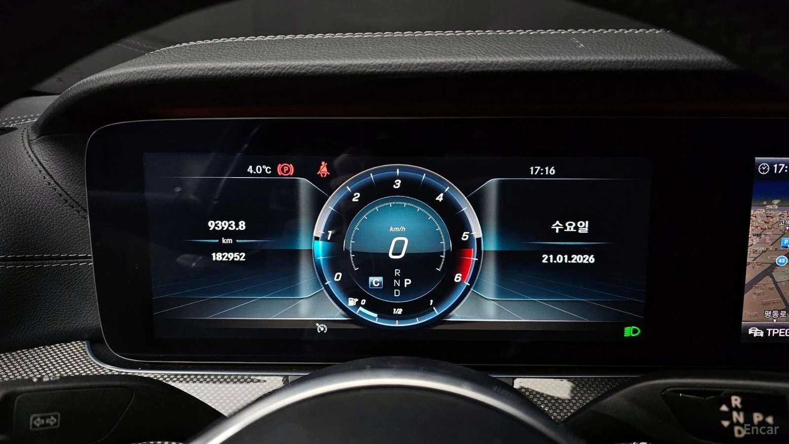 Mercedes-Benz CLS 300 AMG* ПОДГРЕВ* КАМЕРА* ПАМЕТ* BURMESTER* ПАНОРАМА, снимка 8 - Автомобили и джипове - 55566239