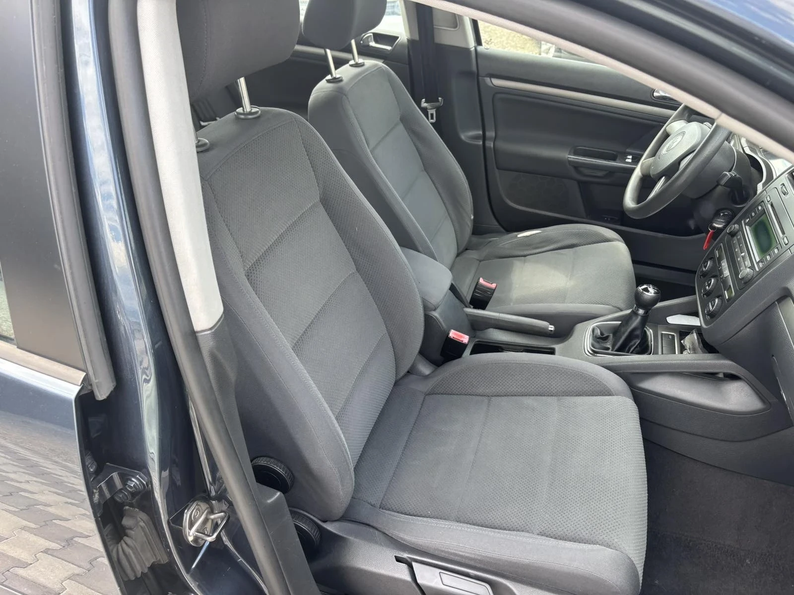 VW Golf 5 , снимка 13 - Автомобили и джипове - 56350560