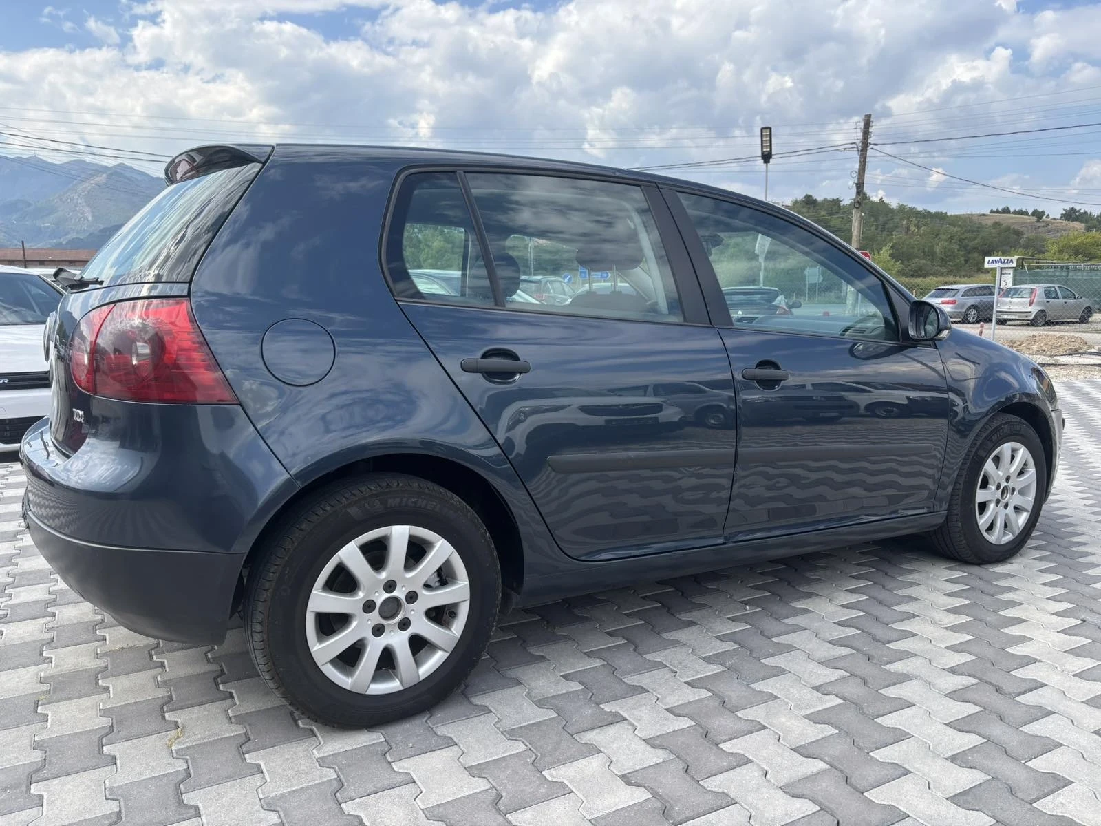 VW Golf 5 , снимка 6 - Автомобили и джипове - 56350560
