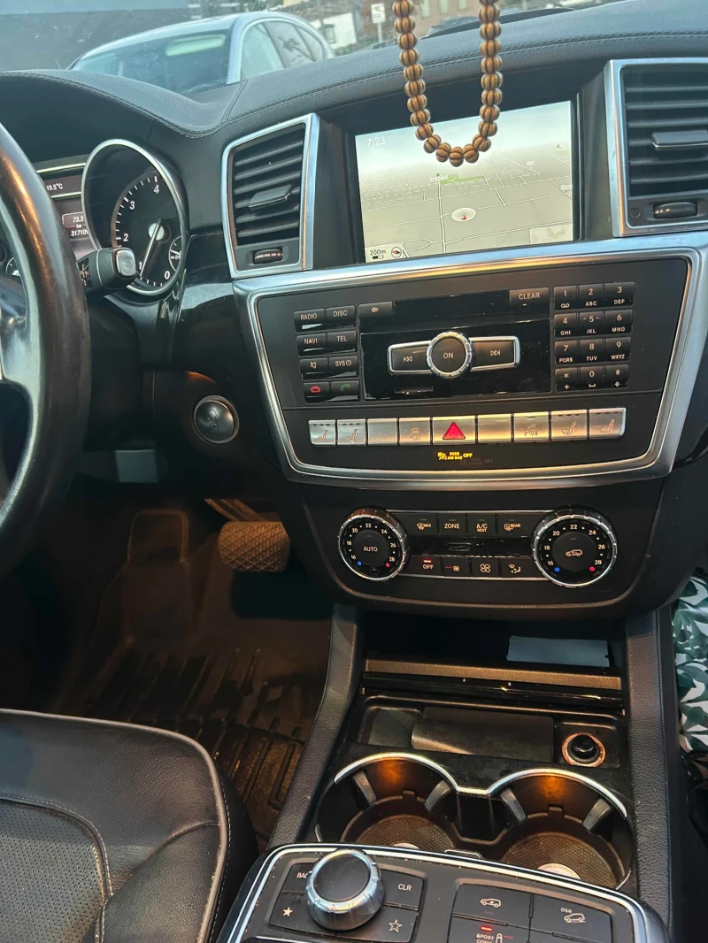 Mercedes-Benz GL 350 ОБДУХВАНЕ * * CARFAX * * АВТО КРЕДИТ * * , снимка 9 - Автомобили и джипове - 53128129