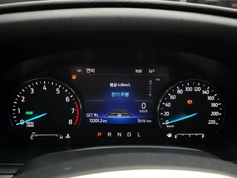 Ford Explorer 3.3 HYBRID, снимка 8 - Автомобили и джипове - 55703045