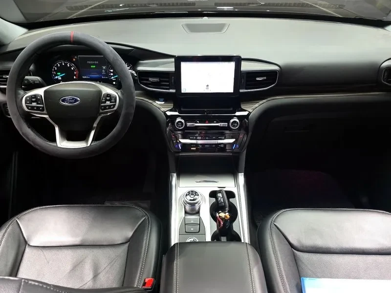 Ford Explorer 3.3 HYBRID, снимка 7 - Автомобили и джипове - 55703045