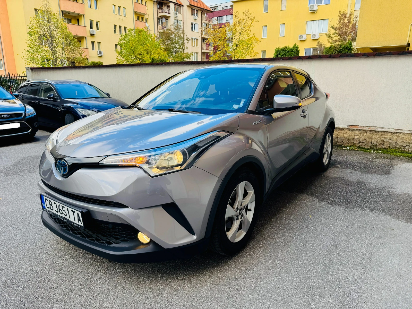 Toyota C-HR 1.8 Hybrid в официална гаранция, снимка 1