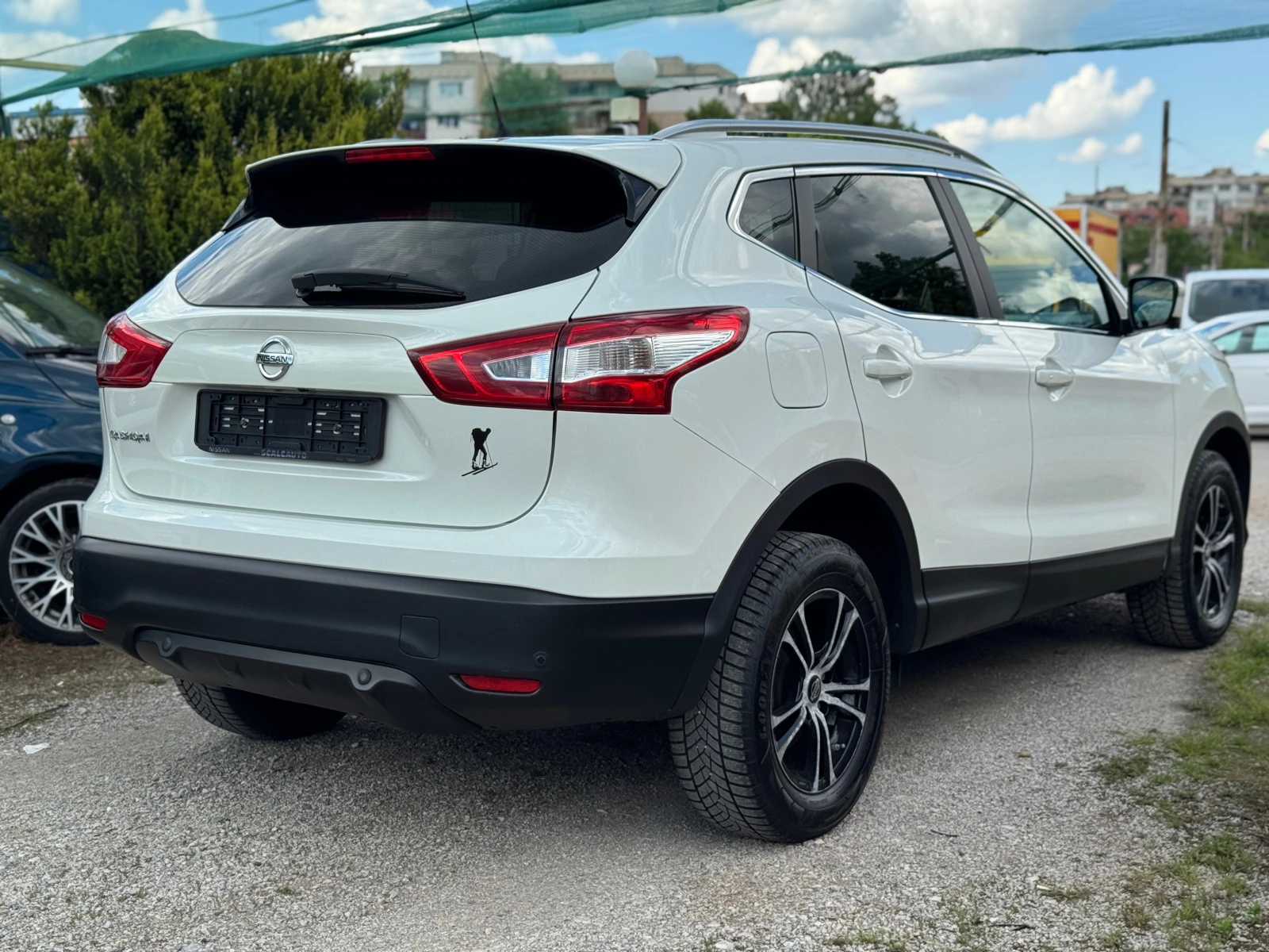 Nissan Qashqai 1.6dci * 4x4 * NAVI - изображение 6