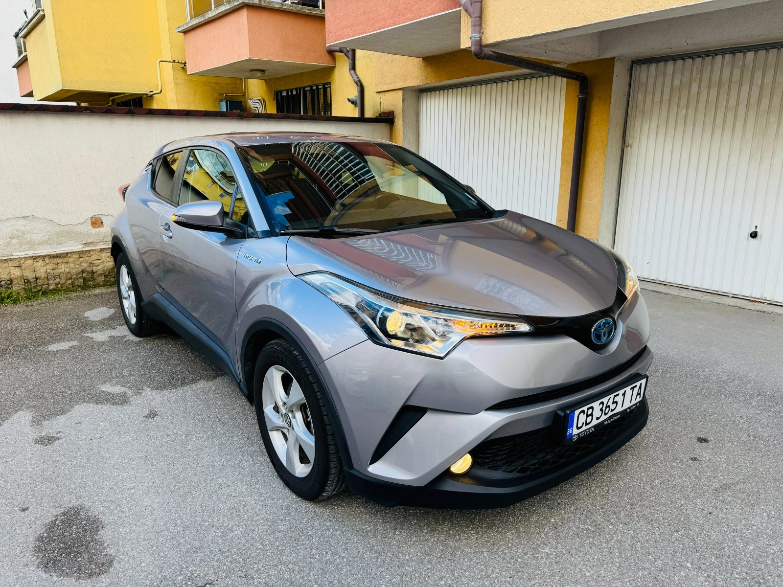 Toyota C-HR 1.8 Hybrid в официална гаранция | Mobile.bg — изображение 7