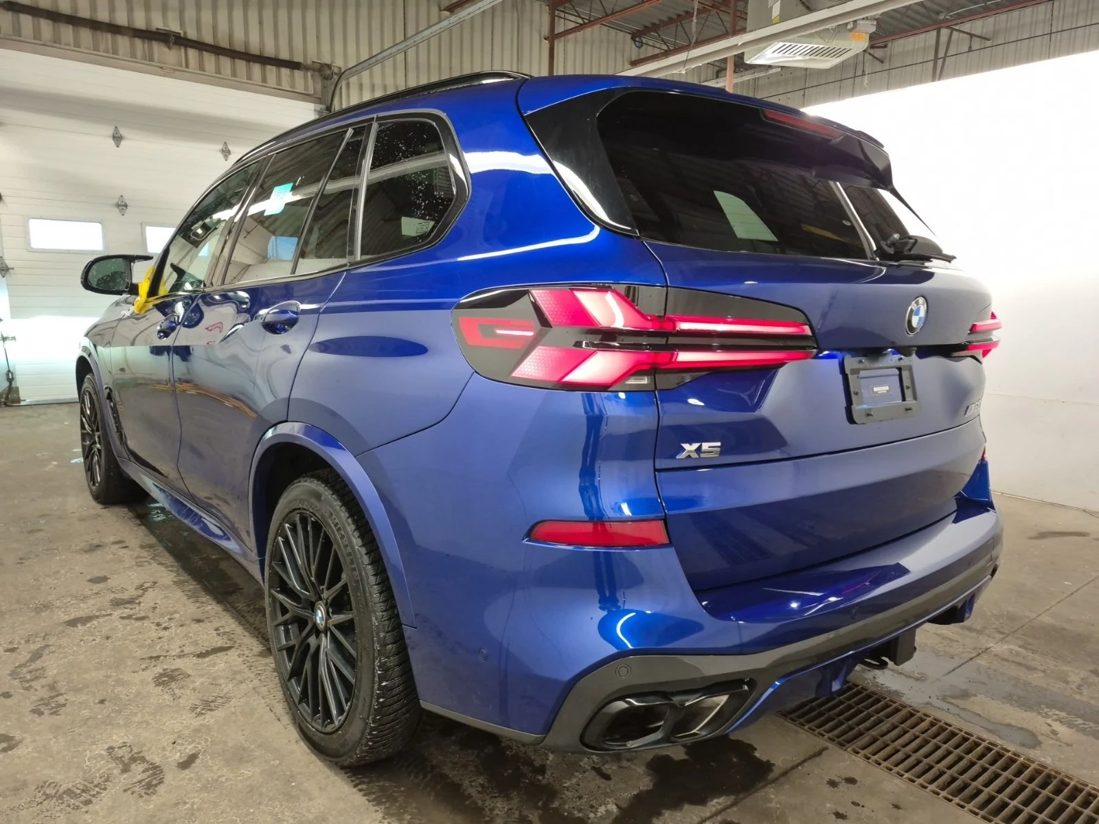 BMW X5 M60I TwinTurbo V8 4.4L - изображение 2