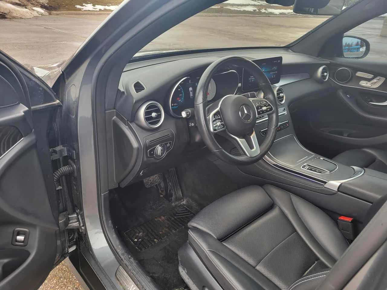 Mercedes-Benz GLC 300 * 4MATIC* DISTRONIC* ДИГИТАЛНО ТАБЛО* ШИБИДАХ* , снимка 5 - Автомобили и джипове - 53760839