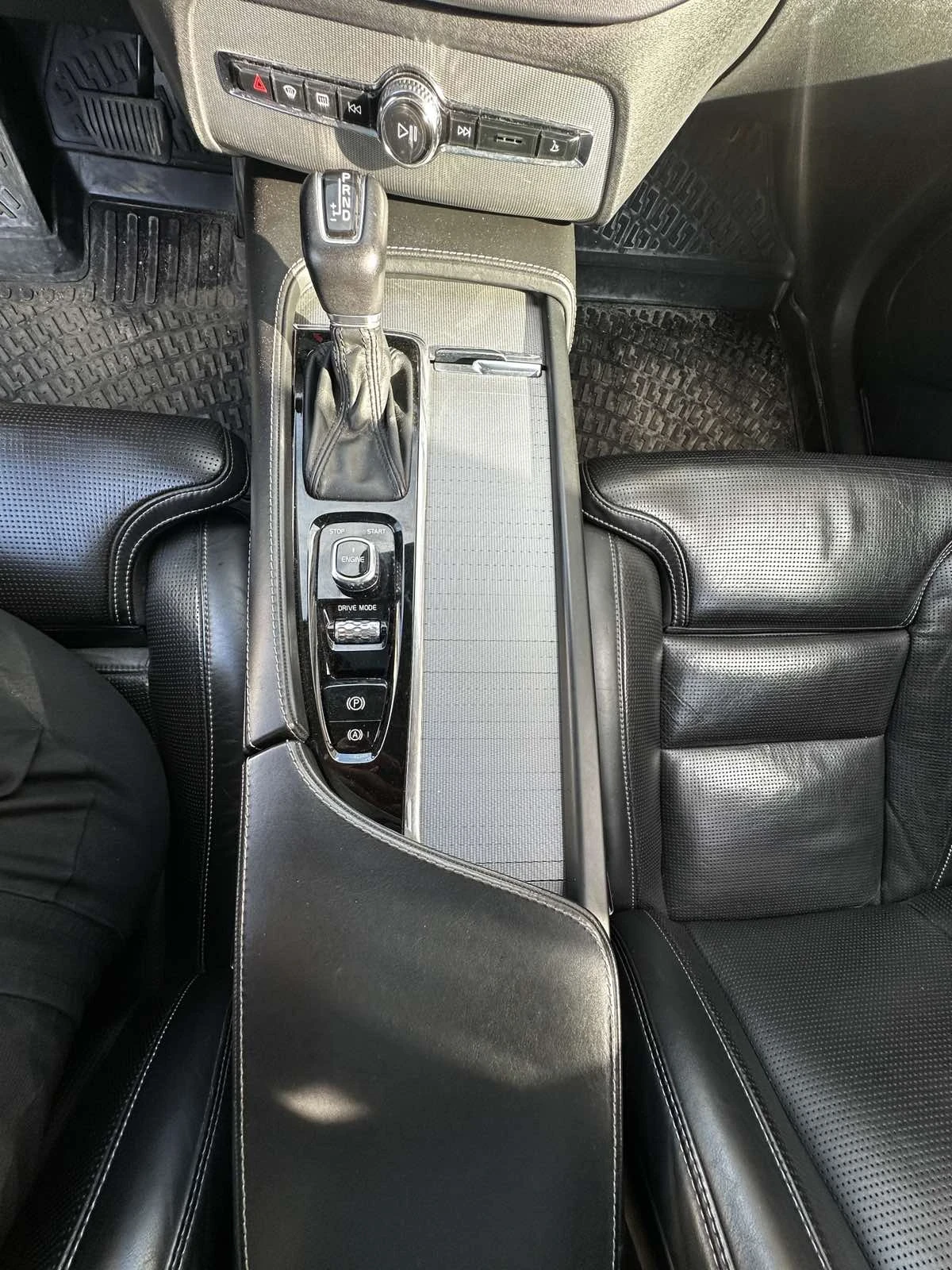 Volvo Xc90 Inscription , снимка 12 - Автомобили и джипове - 54115727