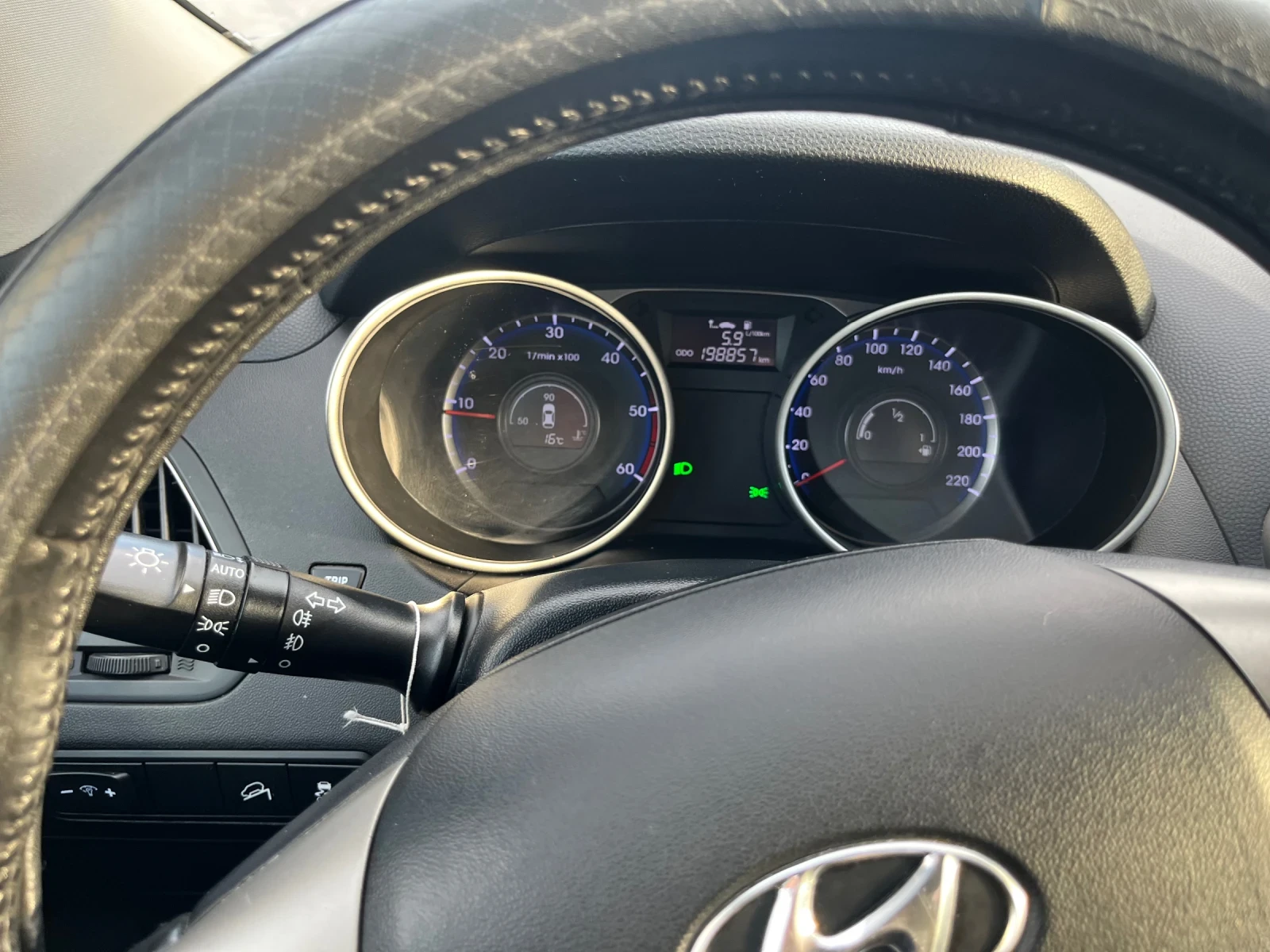 Hyundai IX35, снимка 10 - Автомобили и джипове - 54123604