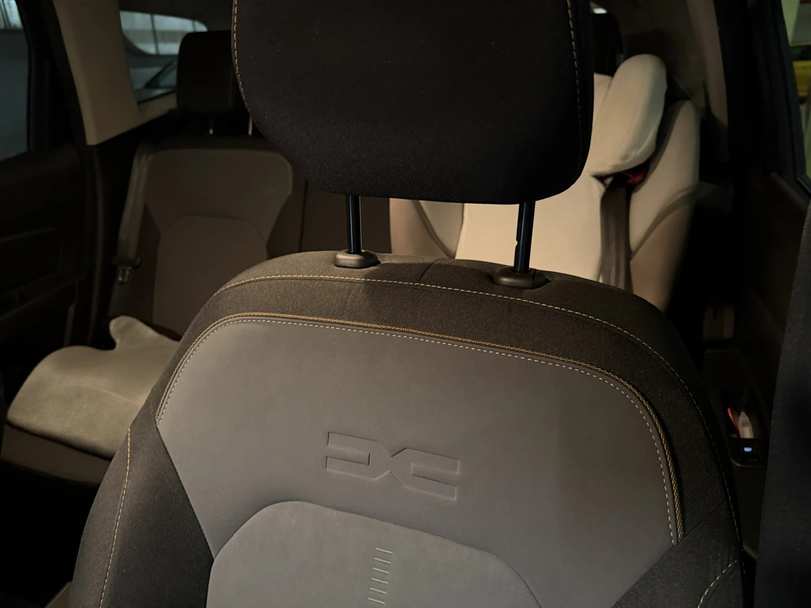 Dacia Duster Extreme, фабрична газ, в гаранция, снимка 11 - Автомобили и джипове - 54617141