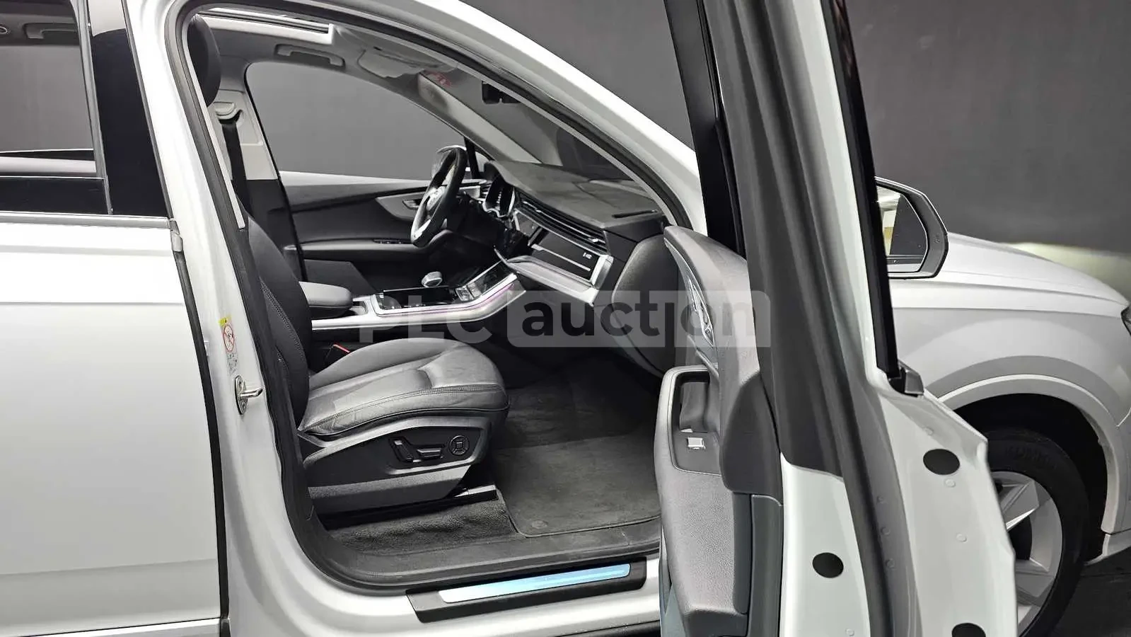Audi Q7 !PRESTIGE! 45TDI QUATTRO/HEAD UP/PANO/360/, снимка 10 - Автомобили и джипове - 55087980